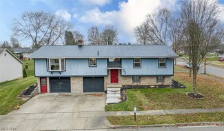 900 Chelsea Dr, Dover, OH 44622