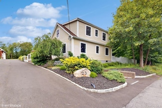 23 Eagle St, Monroe, NY 10950