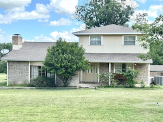 500 Apache Trail, Comanche, TX 76442