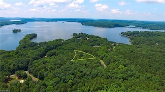146 Bayview Ct, New London, NC 28127