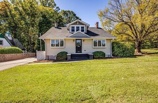 2546 Reynolda Rd, Winston Salem, NC 27106