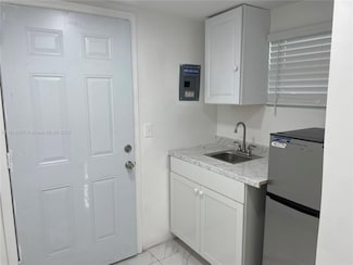 760 NE 168th St Unit 2, North Miami Beach, FL 33162
