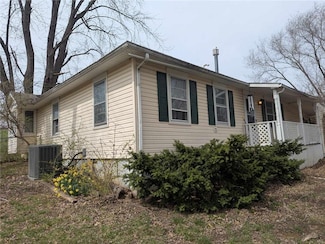103 S 9th St, Odessa, MO 64076