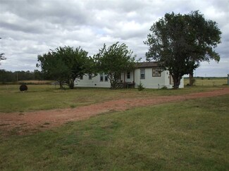 42818 S County Road 214, Mooreland, OK 73852
