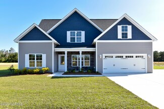 141 High Tide Dr, Peletier, NC 28584