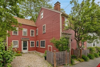16 Pine St, Gloucester, MA 01930