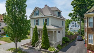 37 William St, Portland, ME 04103