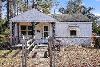 1802 Newark Ave, Fayetteville, NC 28301
