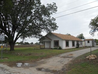 2007 N Broadway St, Ballinger, TX 76821