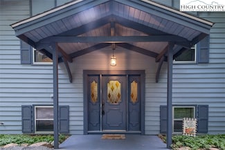 377 Deer Run Rd, Roaring Gap, NC 28668