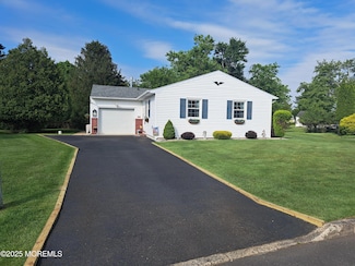 3 York Ct, Toms River, NJ 08757