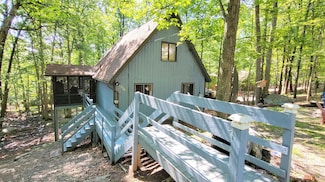 195 Bellingham Dr, East Stroudsburg, PA 18302