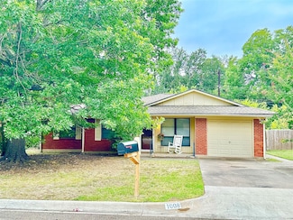 1008 Sierra Dr, Denton, TX 76209