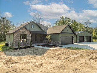 1812 Myers Rd, Troy, MO 63379