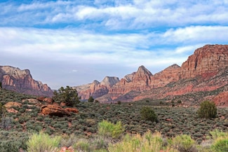 2613 Canyon Point Dr, Springdale, UT 84767