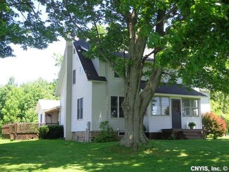 426 Gilbert Mills Rd, Phoenix, NY 13135