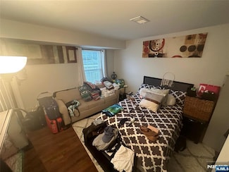 272 Walnut St Unit 1303, Newark, NJ 07105