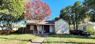 318 Macarthur Blvd, Grand Prairie, TX 75050