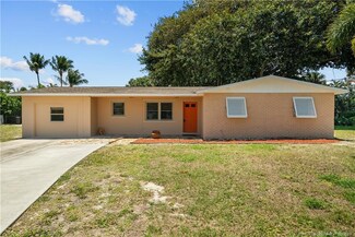 718 SE Alamanda Cir, Stuart, FL 34996