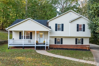 112 Surrey Dr, Morganton, NC 28655