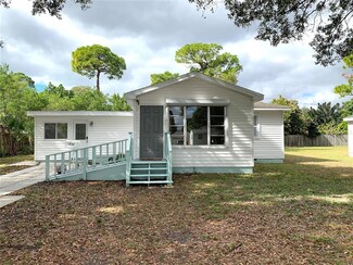 1532 Essex Dr N, Saint Petersburg, FL 33710