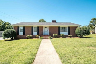 703 Oakhurst St, Kernersville, NC 27284