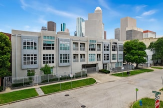 207 Pierce St Unit 205, Houston, TX 77002