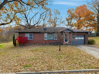 8 Boller Dr, Boonville, MO 65233