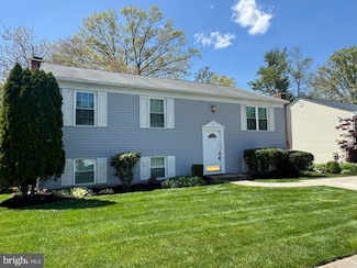 8 Ratna Ct, Nottingham, MD 21236