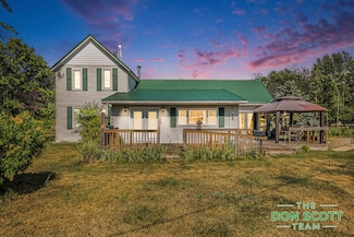 1444 S Moorland Rd, Ravenna, MI 49451