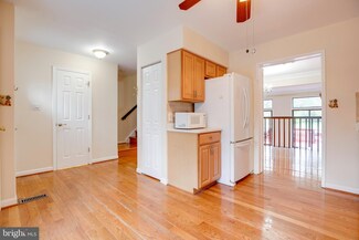 10258 Cherry Walk Ct, Oakton, VA 22124