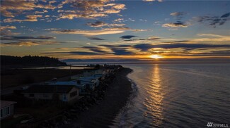 2695 W Beach Rd, Oak Harbor, WA 98277