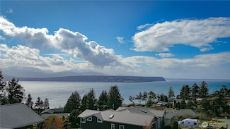 85 Quinault Loop, Port Townsend, WA 98368