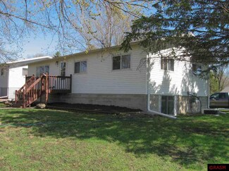 617 W Grove St, Janesville, MN 56048
