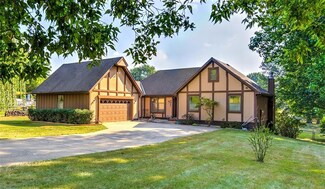 8921 Boten Rd, Lees Summit, MO 64064