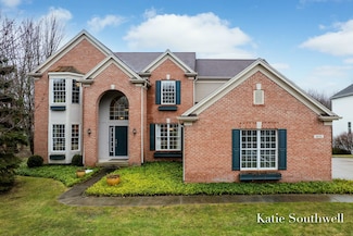 4636 Oakwright Dr NE, Ada, MI 49301