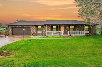 209 S Vine Ave, Lacona, IA 50139