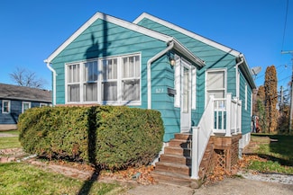 823 Van Brunt Ave, Saint Joseph, MI 49085