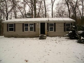 7499 S Forest Glen Rd, Rothbury, MI 49452