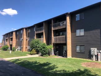 651 Virginia Rd Unit 327, Crystal Lake, IL 60014
