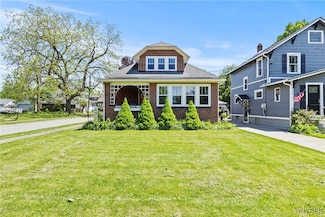 44 Lake Ave, Lancaster, NY 14086