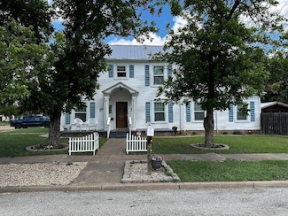 400 N 10th St, Ballinger, TX 76821