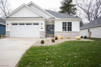 5014 Macy Ln, Canfield, OH 44406