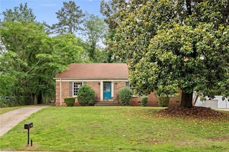105 Flintfield Dr, Winston Salem, NC 27103