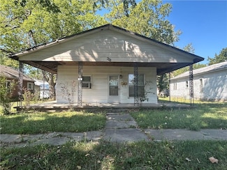 309 N 14th St, Fredonia, KS 66736