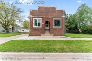 862 Goddard St, Wyandotte, MI 48192