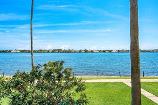 180 Yacht Club Way Unit 208, Hypoluxo, FL 33462