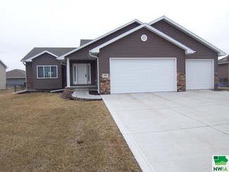 804 Cottonwood Trail, Sergeant Bluff, IA 51054