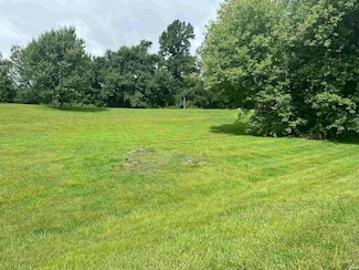 2410 Daphne Dr, van Buren Township, IN 47403