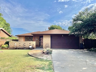 1402 Avenue K NW, Childress, TX 79201